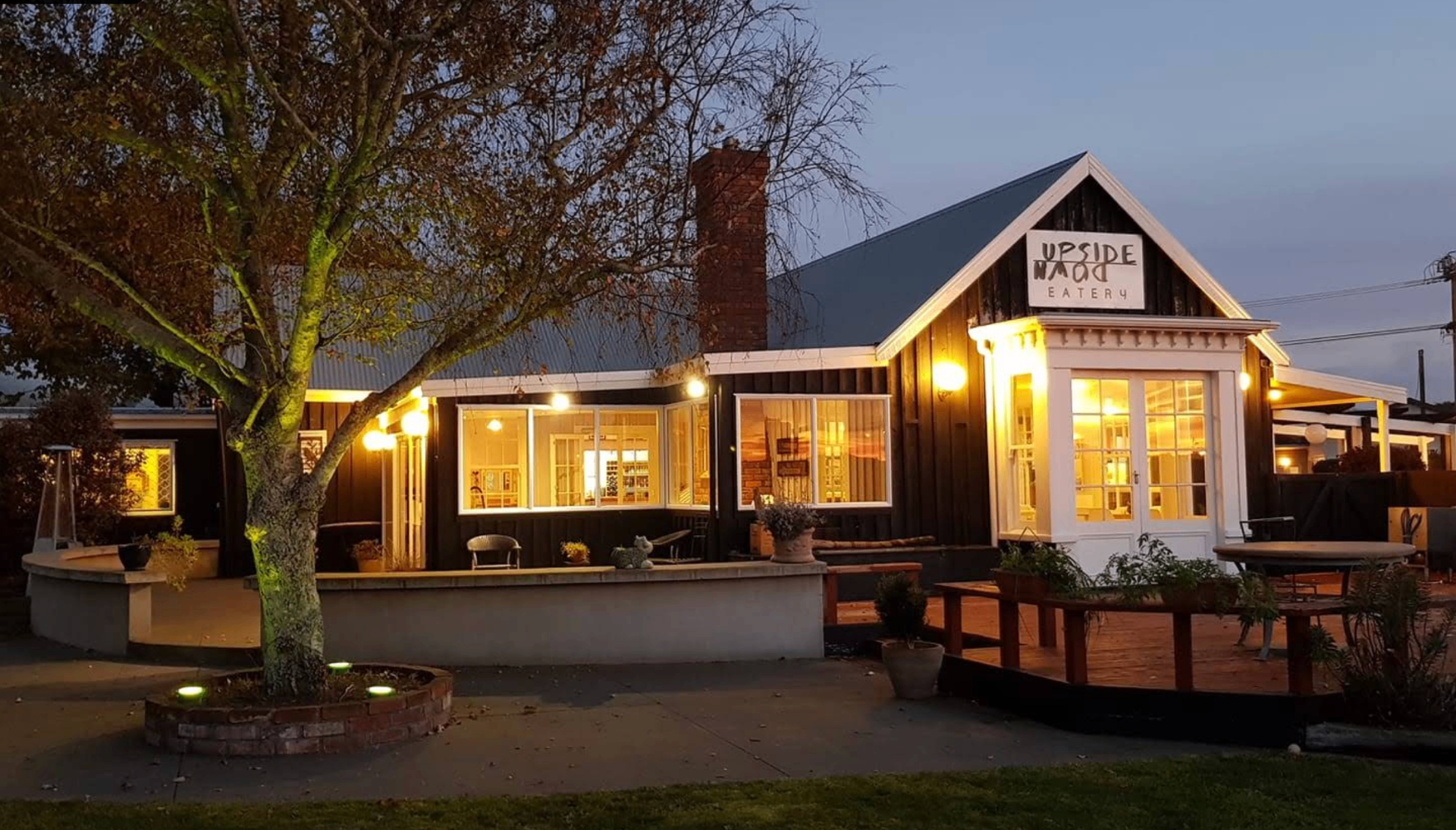 Exterior of Upside Down Eatery at dusk